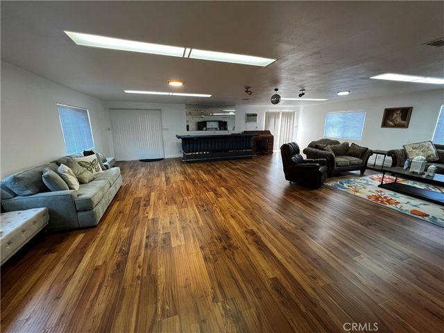 5871 Fullerton Avenue, Buena Park, CA 90621
