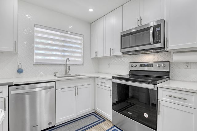 2055 SE West Dunbrooke Circle, Port St. Lucie, Port St Lucie, FL 34952