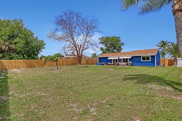 2055 SE West Dunbrooke Circle, Port St. Lucie, Port St Lucie, FL 34952