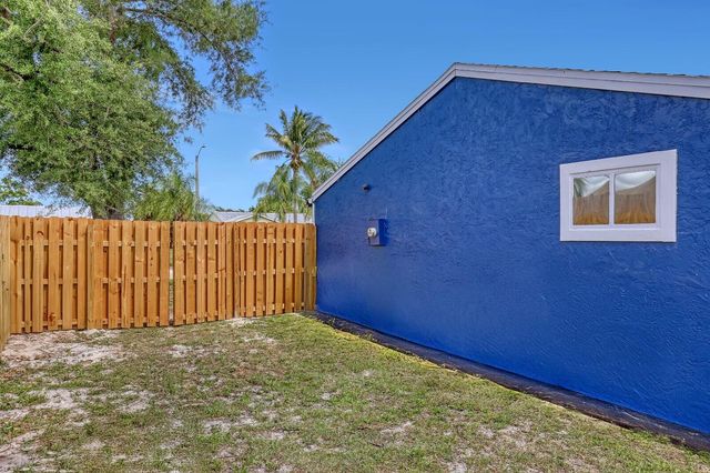 2055 SE West Dunbrooke Circle, Port St. Lucie, Port St Lucie, FL 34952