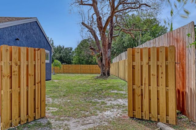 2055 SE West Dunbrooke Circle, Port St. Lucie, Port St Lucie, FL 34952