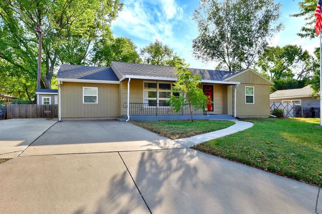 804 Columbus, Newton, KS 67114