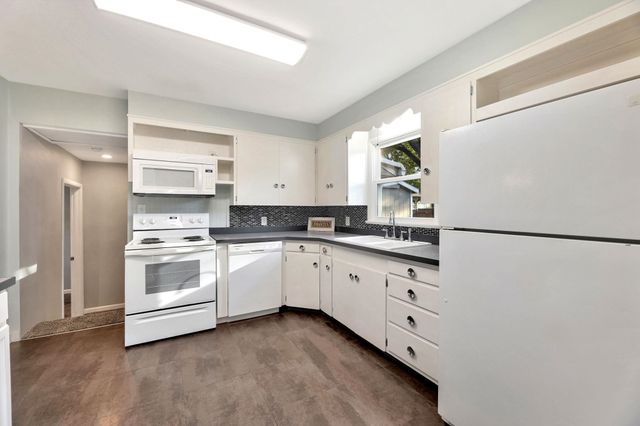 804 Columbus, Newton, KS 67114