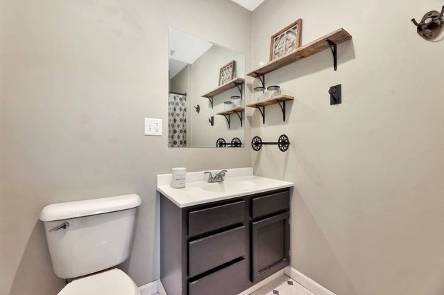 804 Columbus, Newton, KS 67114