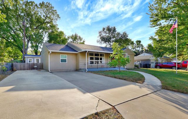 804 Columbus, Newton, KS 67114