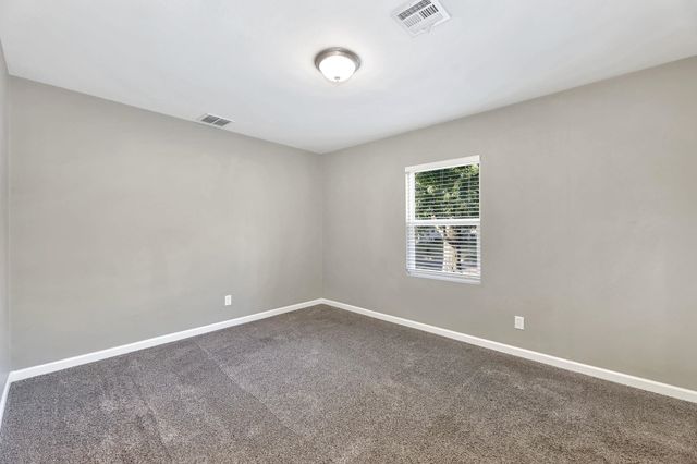 804 Columbus, Newton, KS 67114