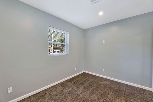 804 Columbus, Newton, KS 67114