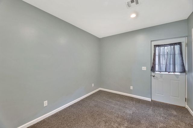 804 Columbus, Newton, KS 67114