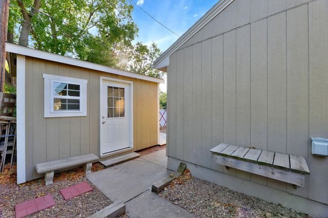 804 Columbus, Newton, KS 67114