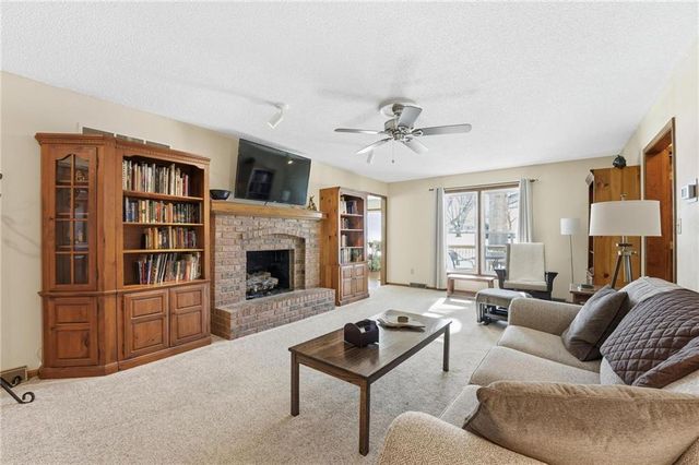 103 SW Hillcrest Lane, Lee's Summit, MO 64063