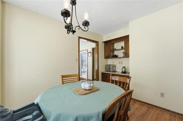 103 SW Hillcrest Lane, Lee's Summit, MO 64063