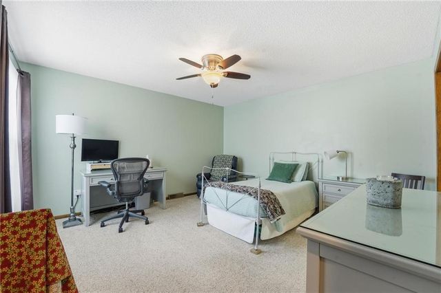 103 SW Hillcrest Lane, Lee's Summit, MO 64063