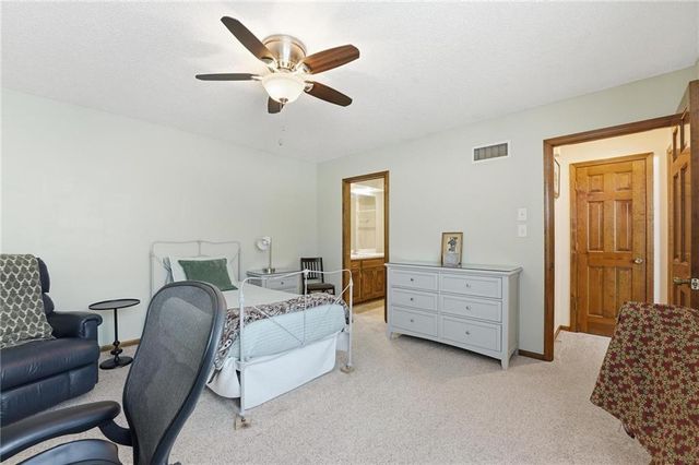 103 SW Hillcrest Lane, Lee's Summit, MO 64063