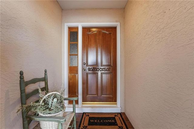 103 SW Hillcrest Lane, Lee's Summit, MO 64063