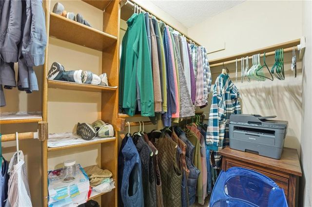 103 SW Hillcrest Lane, Lee's Summit, MO 64063