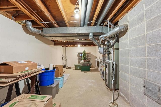 103 SW Hillcrest Lane, Lee's Summit, MO 64063