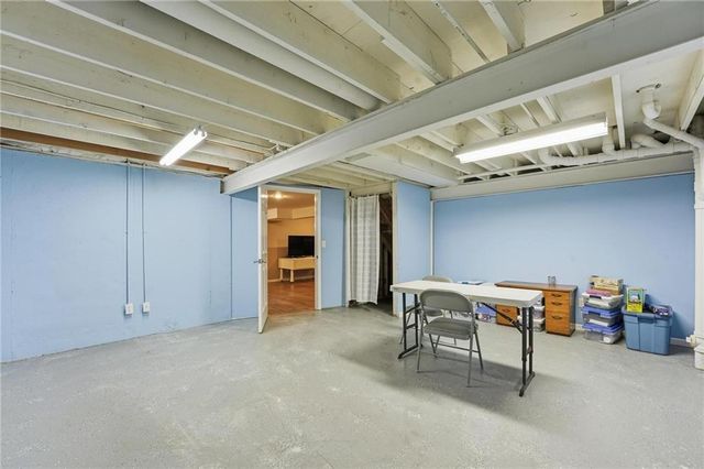 103 SW Hillcrest Lane, Lee's Summit, MO 64063