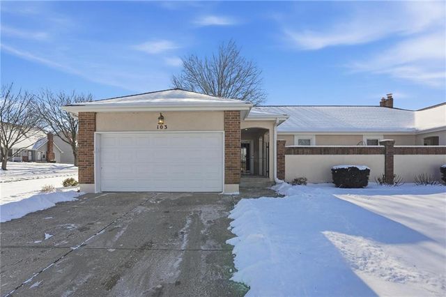 103 SW Hillcrest Lane, Lee's Summit, MO 64063