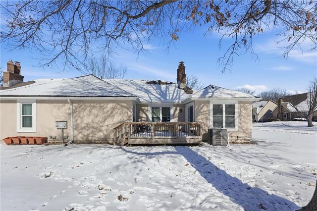 103 SW Hillcrest Lane, Lee's Summit, MO 64063