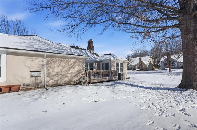 103 SW Hillcrest Lane, Lee's Summit, MO 64063