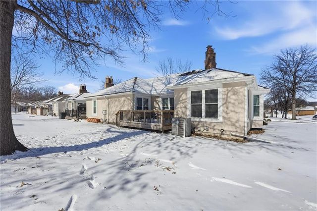 103 SW Hillcrest Lane, Lee's Summit, MO 64063