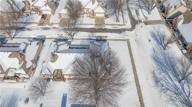 103 SW Hillcrest Lane, Lee's Summit, MO 64063