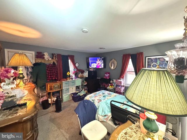 1321 CANTERBURY LN, York, PA 17406