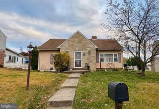 1321 CANTERBURY LN, York, PA 17406