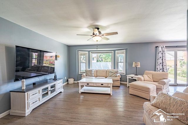 278 Kings Way Road, Canton, MI 48188