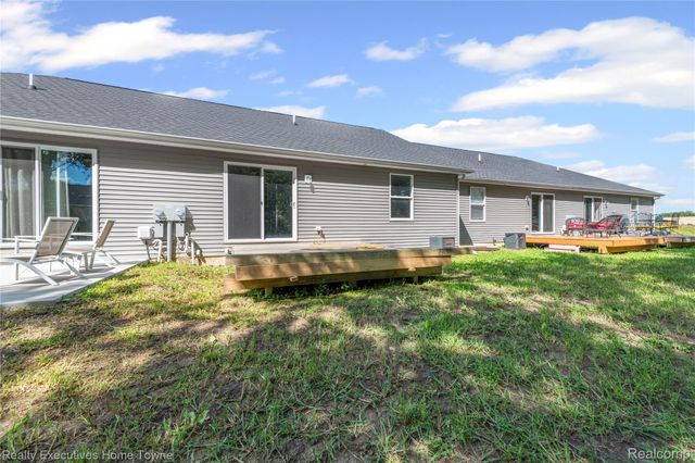 303 Hidden Harbor 2, Marine City, MI 48039