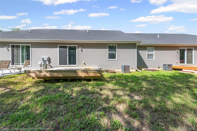 303 Hidden Harbor 2, Marine City, MI 48039