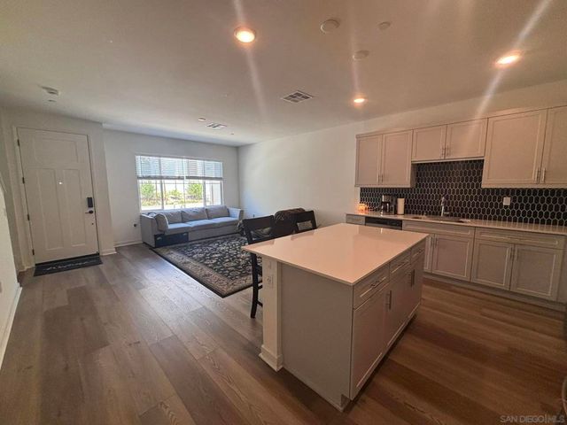 312 Zest Lane, Fallbrook, CA 92028