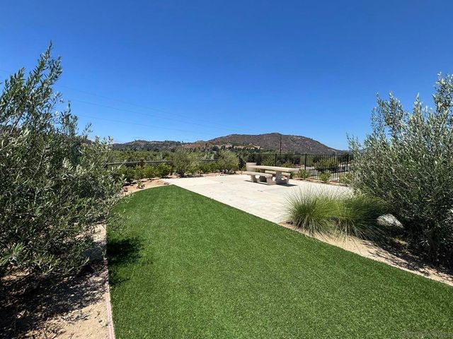 312 Zest Lane, Fallbrook, CA 92028