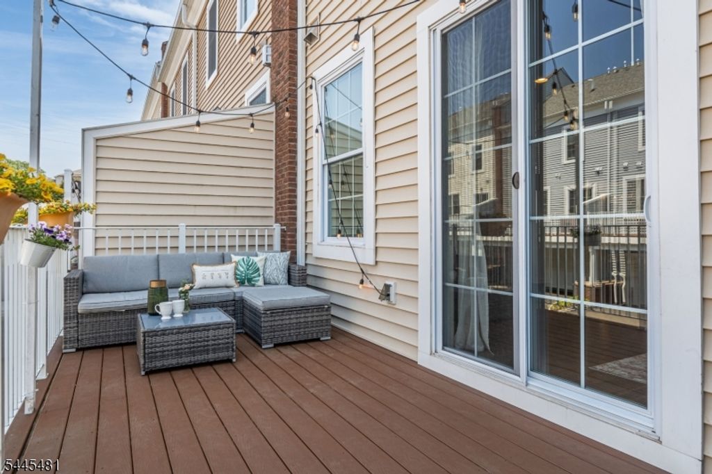 197 Roosevelt Drive 197, Wood-ridge Boro, NJ 07075 — photo 3