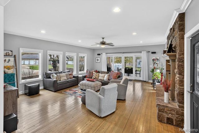 552 N Mckinley Road, Flushing, MI 48433