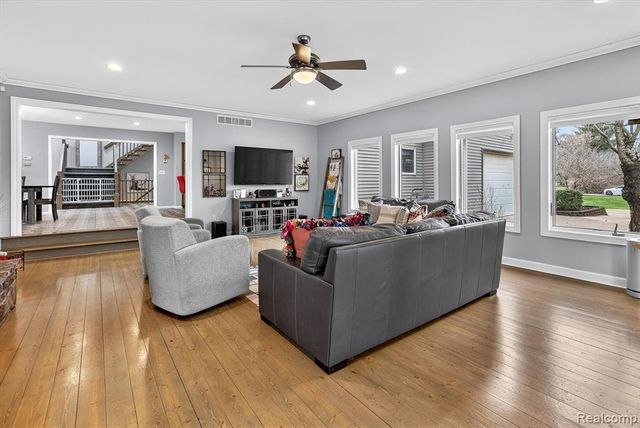 552 N Mckinley Road, Flushing, MI 48433