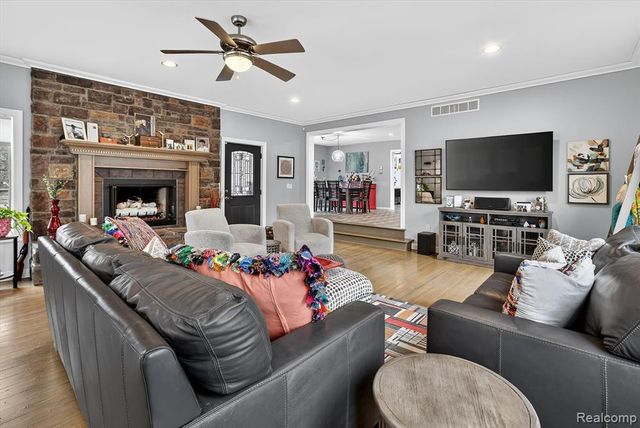 552 N Mckinley Road, Flushing, MI 48433