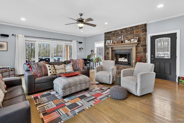 552 N Mckinley Road, Flushing, MI 48433