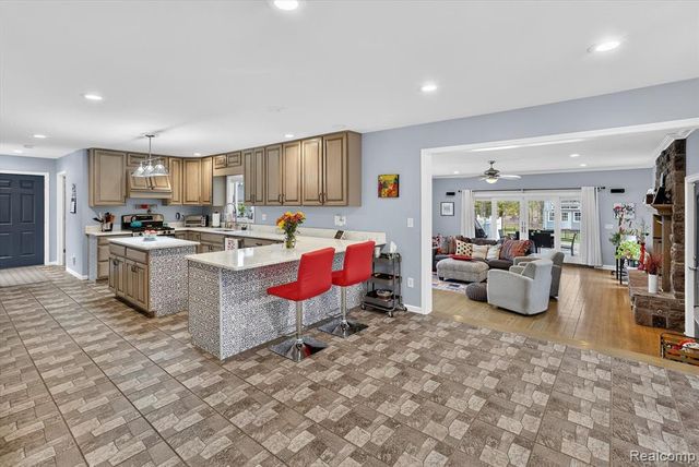 552 N Mckinley Road, Flushing, MI 48433
