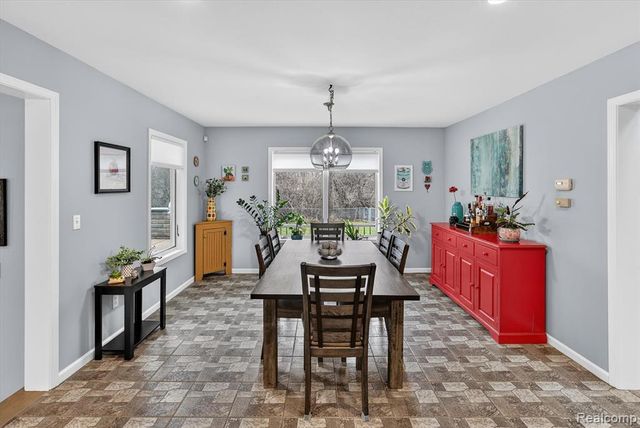 552 N Mckinley Road, Flushing, MI 48433