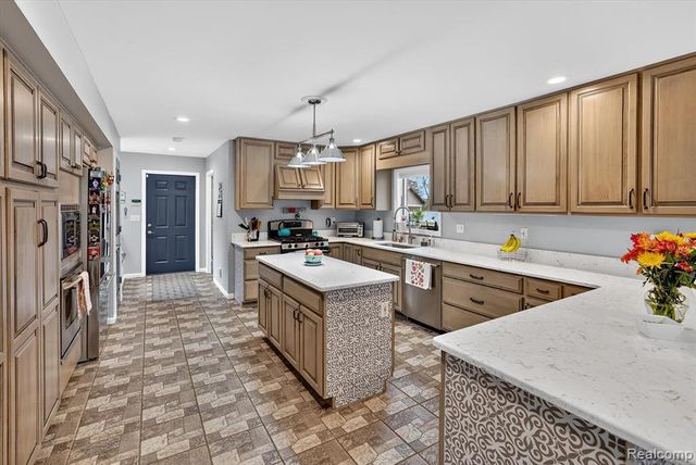 552 N Mckinley Road, Flushing, MI 48433