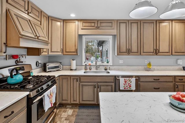 552 N Mckinley Road, Flushing, MI 48433