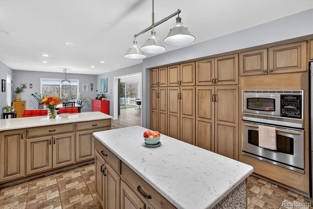 552 N Mckinley Road, Flushing, MI 48433