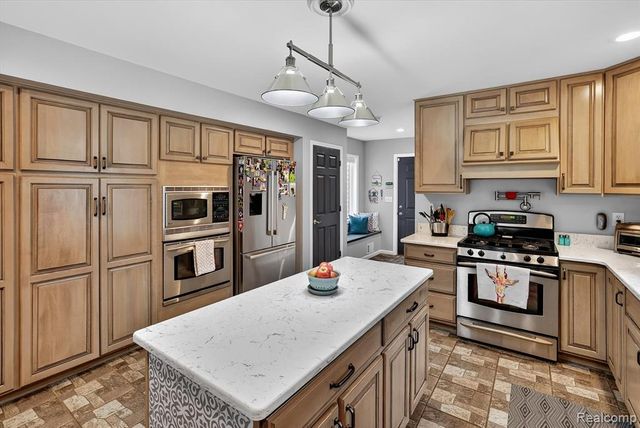 552 N Mckinley Road, Flushing, MI 48433