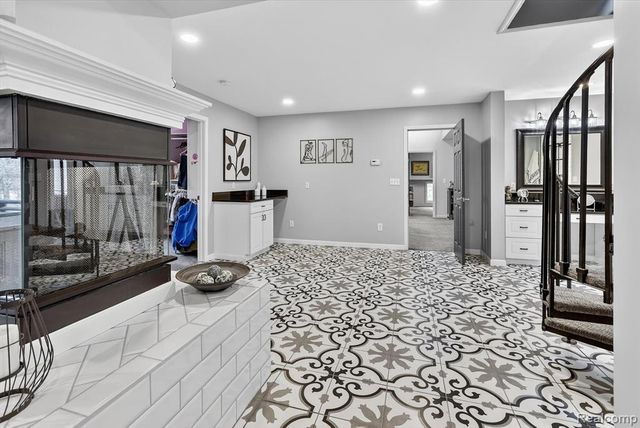 552 N Mckinley Road, Flushing, MI 48433
