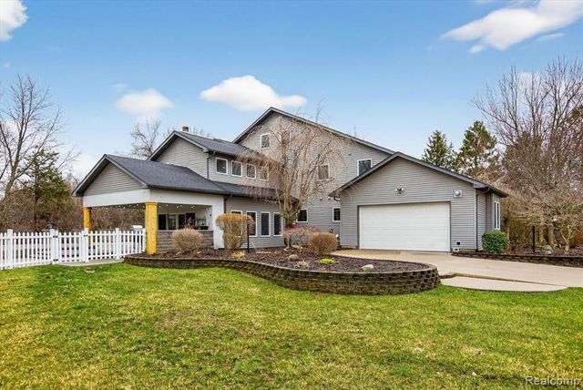 552 N Mckinley Road, Flushing, MI 48433