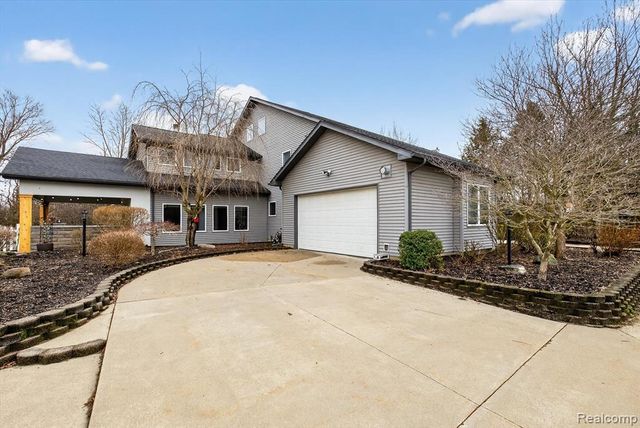 552 N Mckinley Road, Flushing, MI 48433