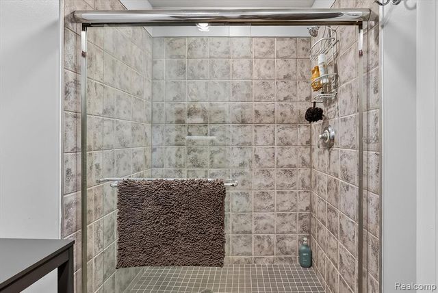 552 N Mckinley Road, Flushing, MI 48433
