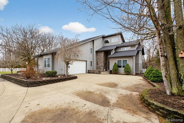 552 N Mckinley Road, Flushing, MI 48433