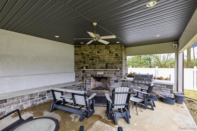 552 N Mckinley Road, Flushing, MI 48433